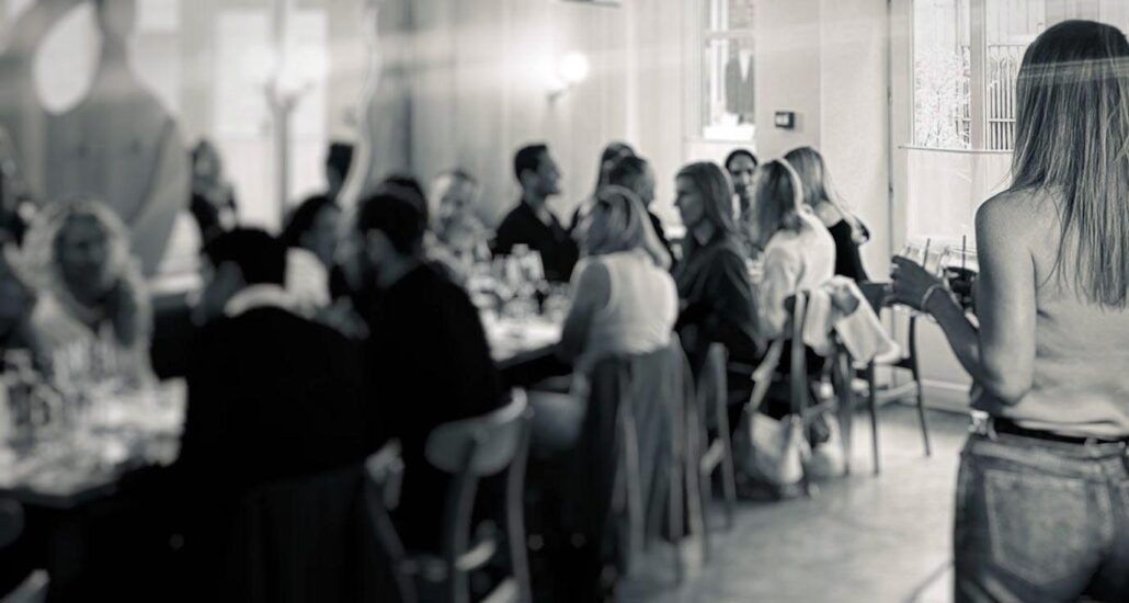 Chloe’s happy place: A large table full of inspiring people, who she also likes to bring together at her home.