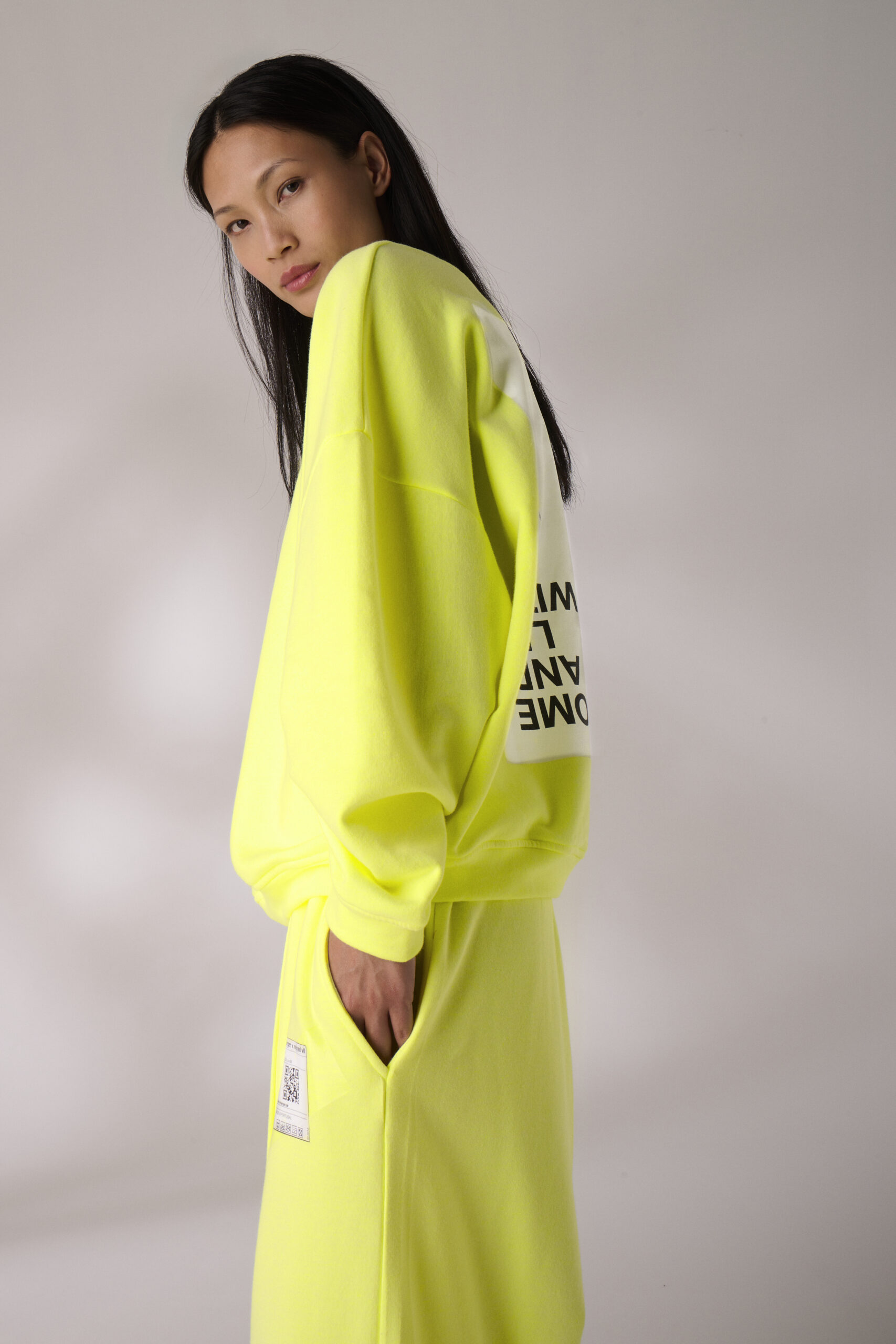Neon- und Sorbetfarben feiern den Sommer. 