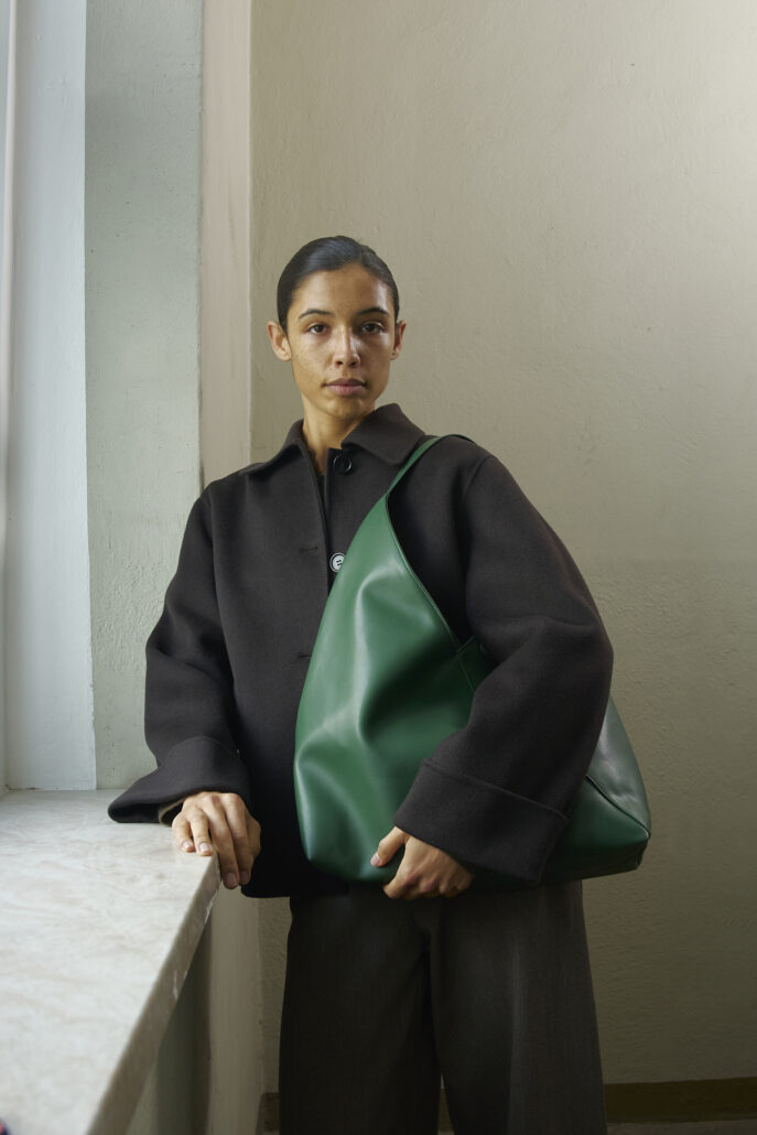 Origami Tote in Pine Green aus Oleatex.
